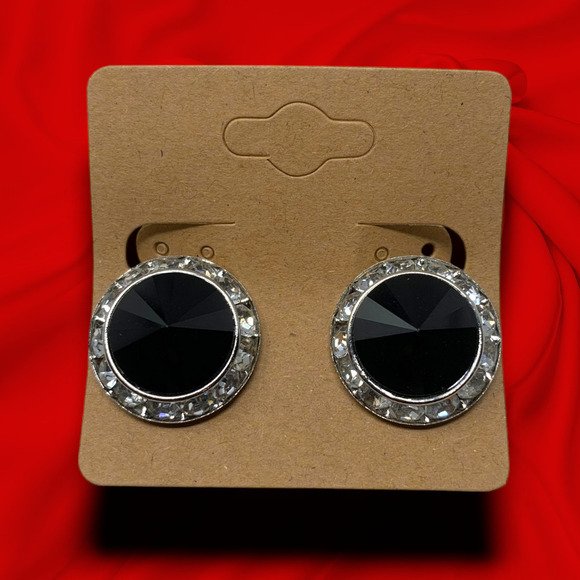 Vintage 1960s Faceted Black Crystal Petite Clip On Earrings Couture Runway - Picture 4 of 5